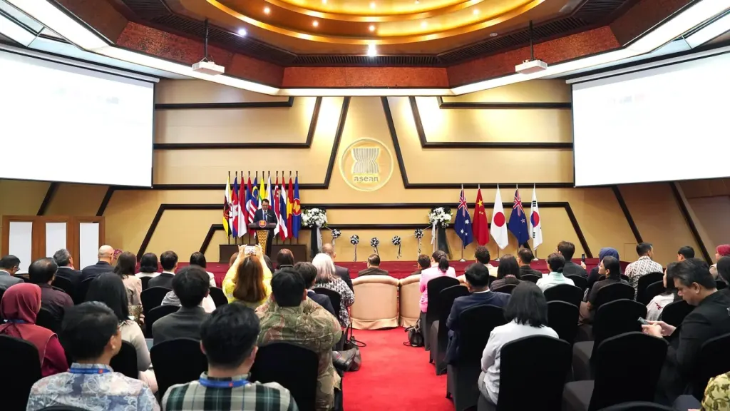 Rapat komisi dewan membahas anggaran pembangunan